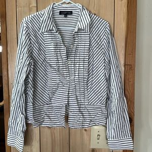 Pleated long sleeve button up